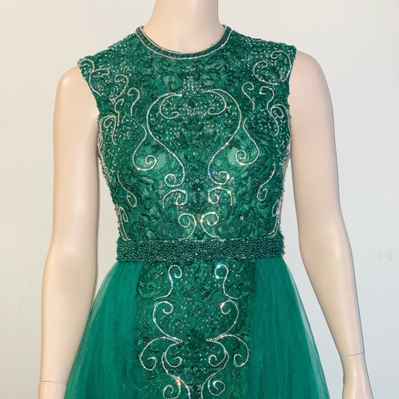 Beautiful party dress - Picture 4 of 5